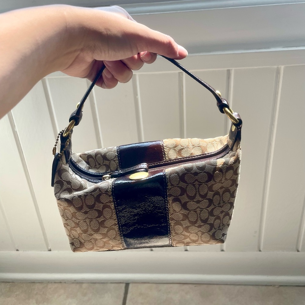 Coach Mini Monogram - Picture 3 of 16